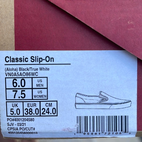 Vans Men’s Classic Slip-On Aloha Black/True White Sneakers - Picture 16 of 16